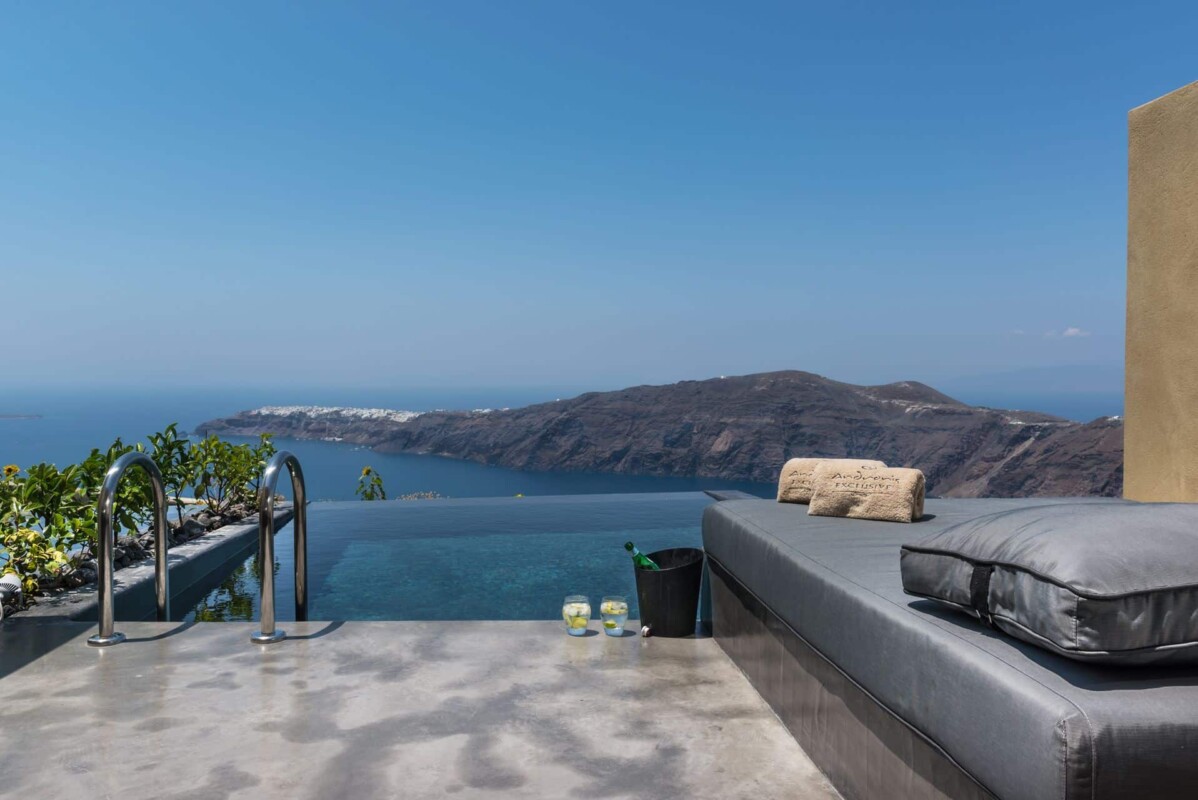 Santorini Imerovigli luxury resort with private infinity pool suites